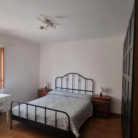 Marcella-villetta Con Giardino