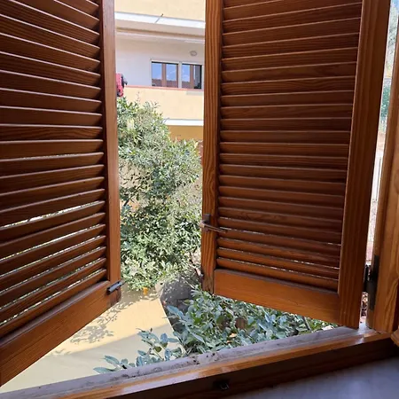 Marcella-villetta Con Giardino