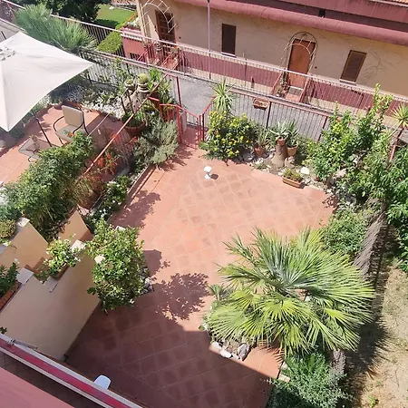 Marcella-villetta Con Giardino